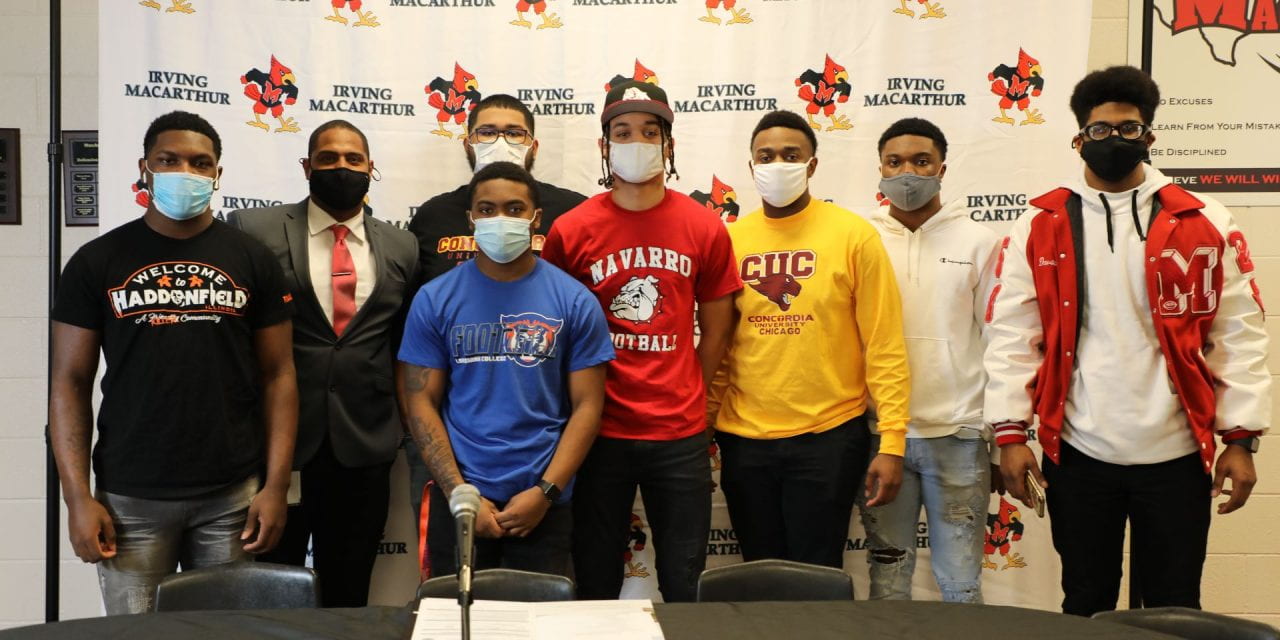 12 Estudiantes-Atletas de Irving ISD firman con universidades en el Día Nacional de Firma