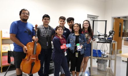 Estudiantes de Nimitz crean prótesis musical