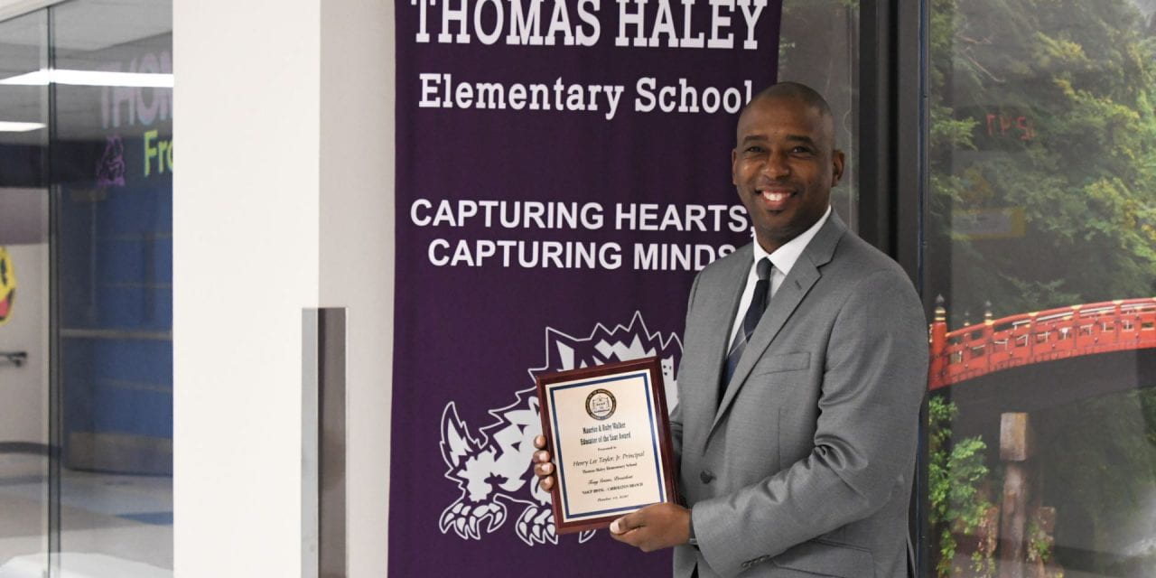 Director de Primaria Thomas Haley gana el premio NAACP
